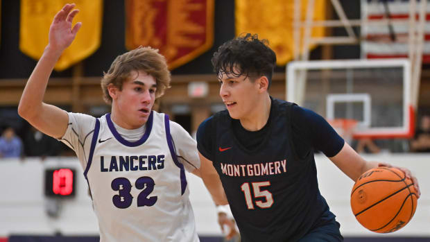 28 Montgomery vs. Carlsbad 12-23-23 Justin Fine